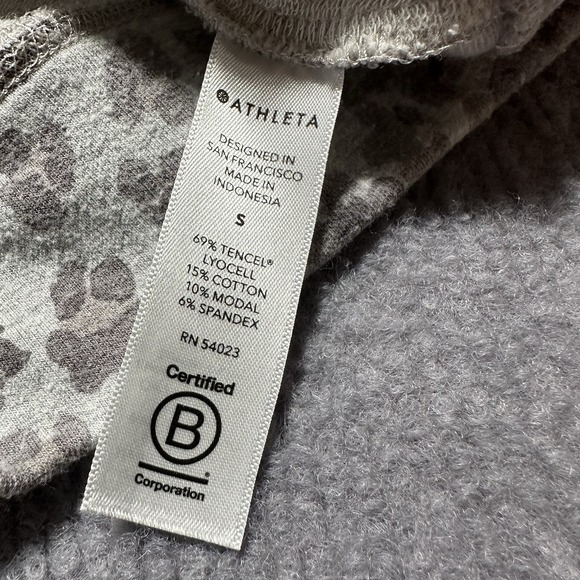 Athleta Studio Street Splatter Fleece Sweatshirt Womans Leopard Size‎ Small - Picture 4 of 7
